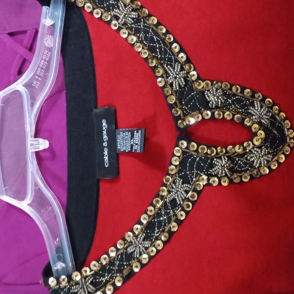 Cable and Gauge Red Quarter Sleeve Blouse - Picture 4 of 4